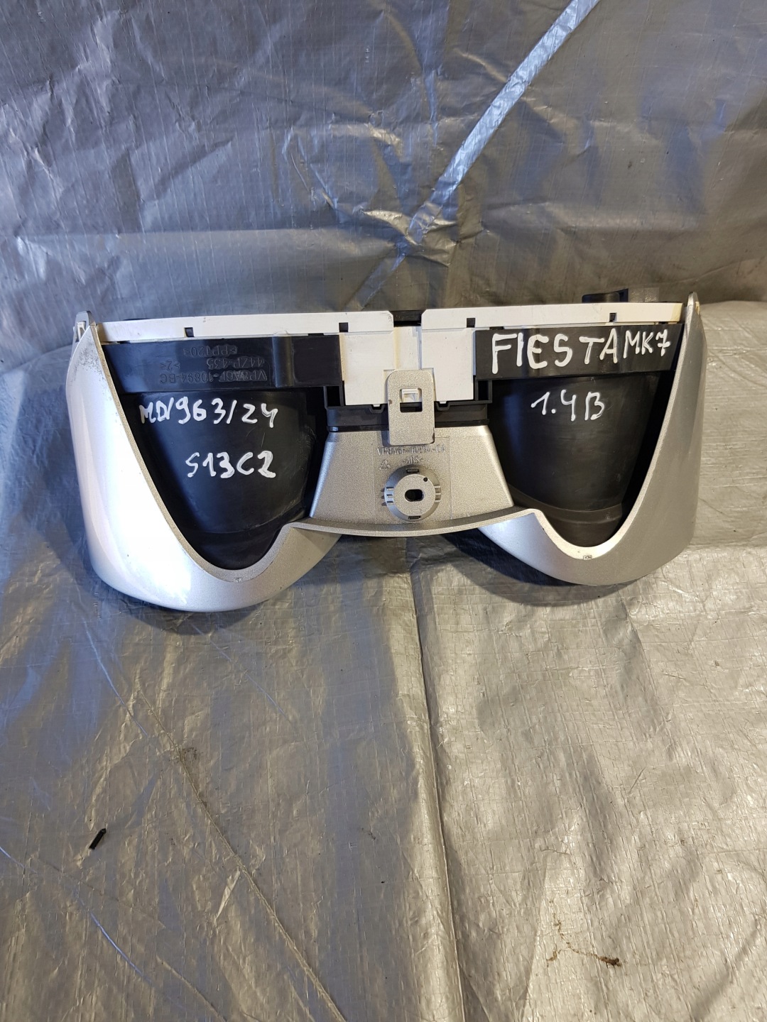 FORD FIESTA MK7 1.4B LICZNIKI dials EU VP8A6F-10894-CA