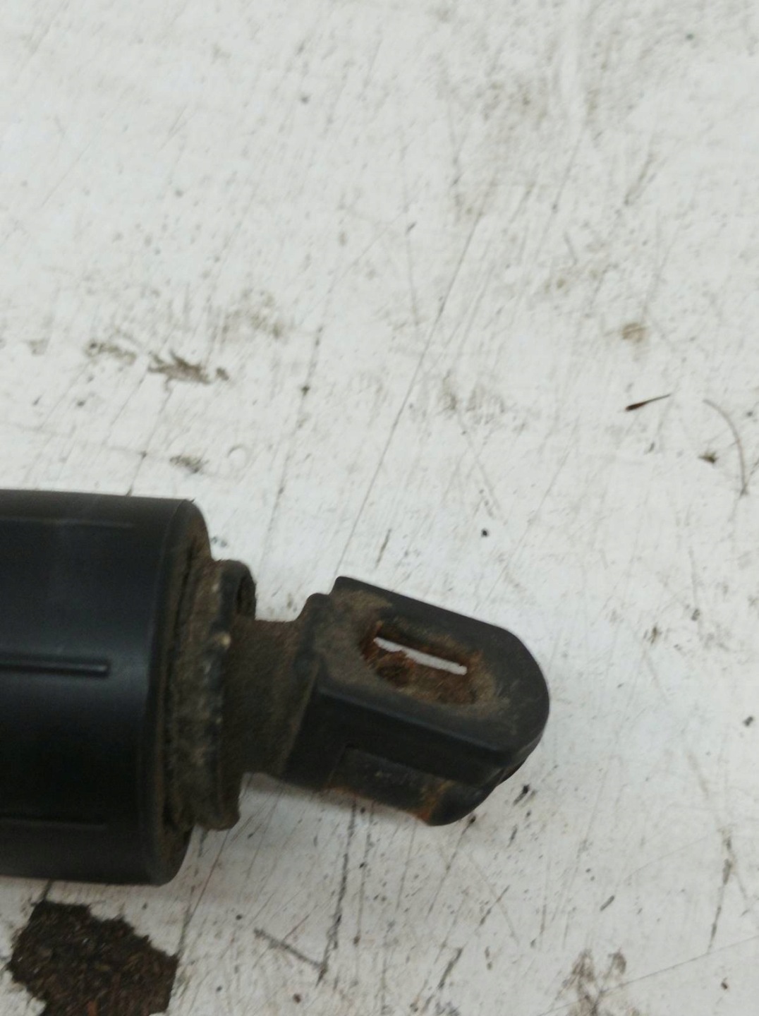 damper bonnet boot rear part left 81770D3100 Hyundai Tucson III TL
