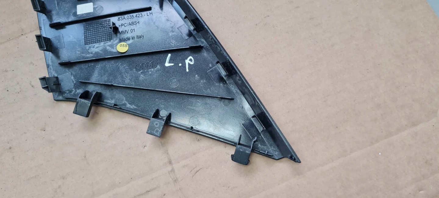 Q3 83A DEKOR cover cap door left left front 4T4 83A035423
