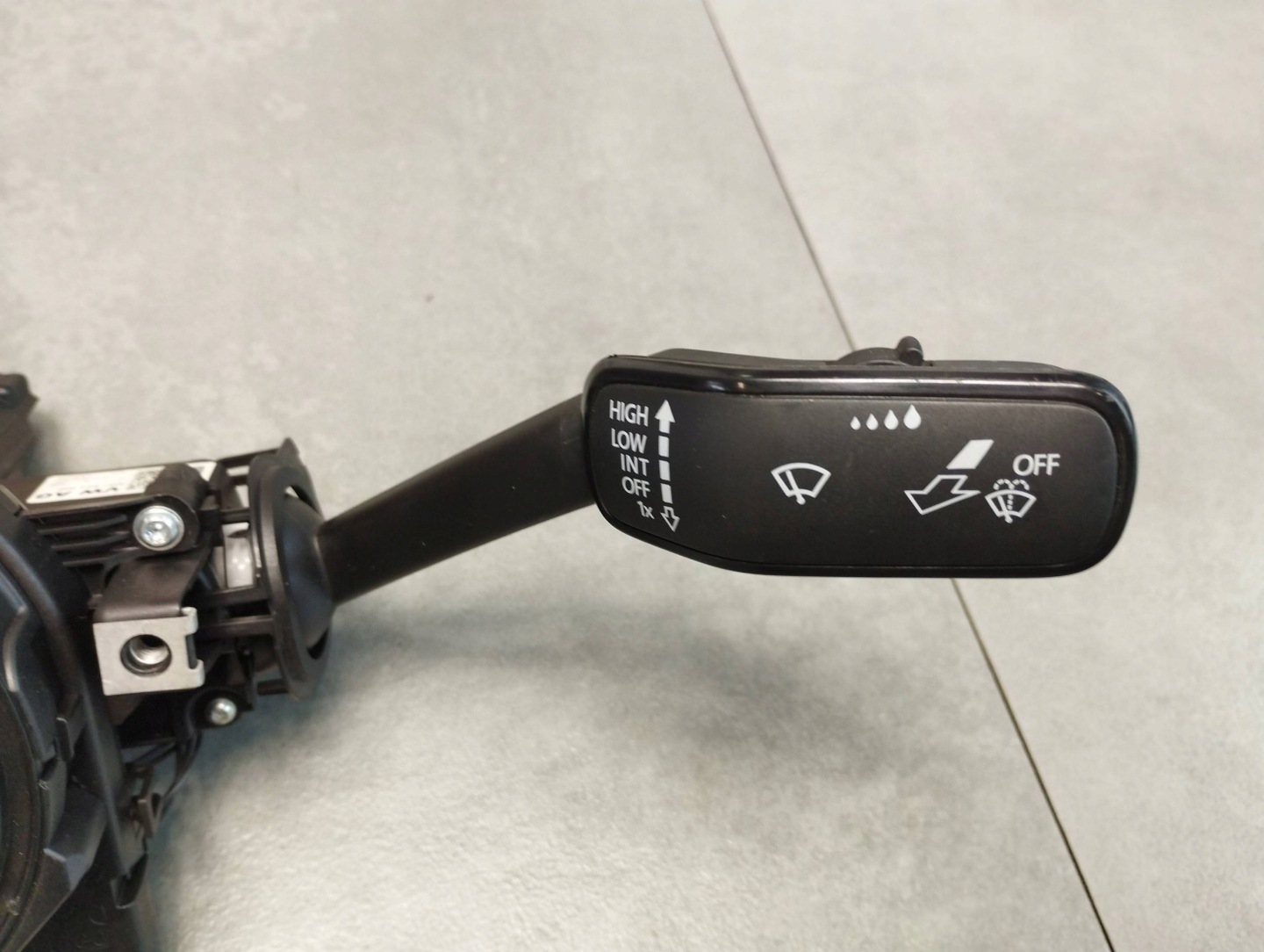 Audi A1 steering wheel levers and controls ring 5Q1953521AS