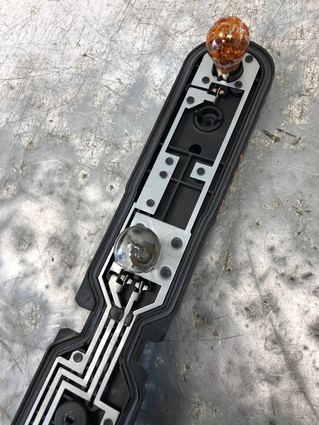 light housing left rear part RENAULT MASTER III