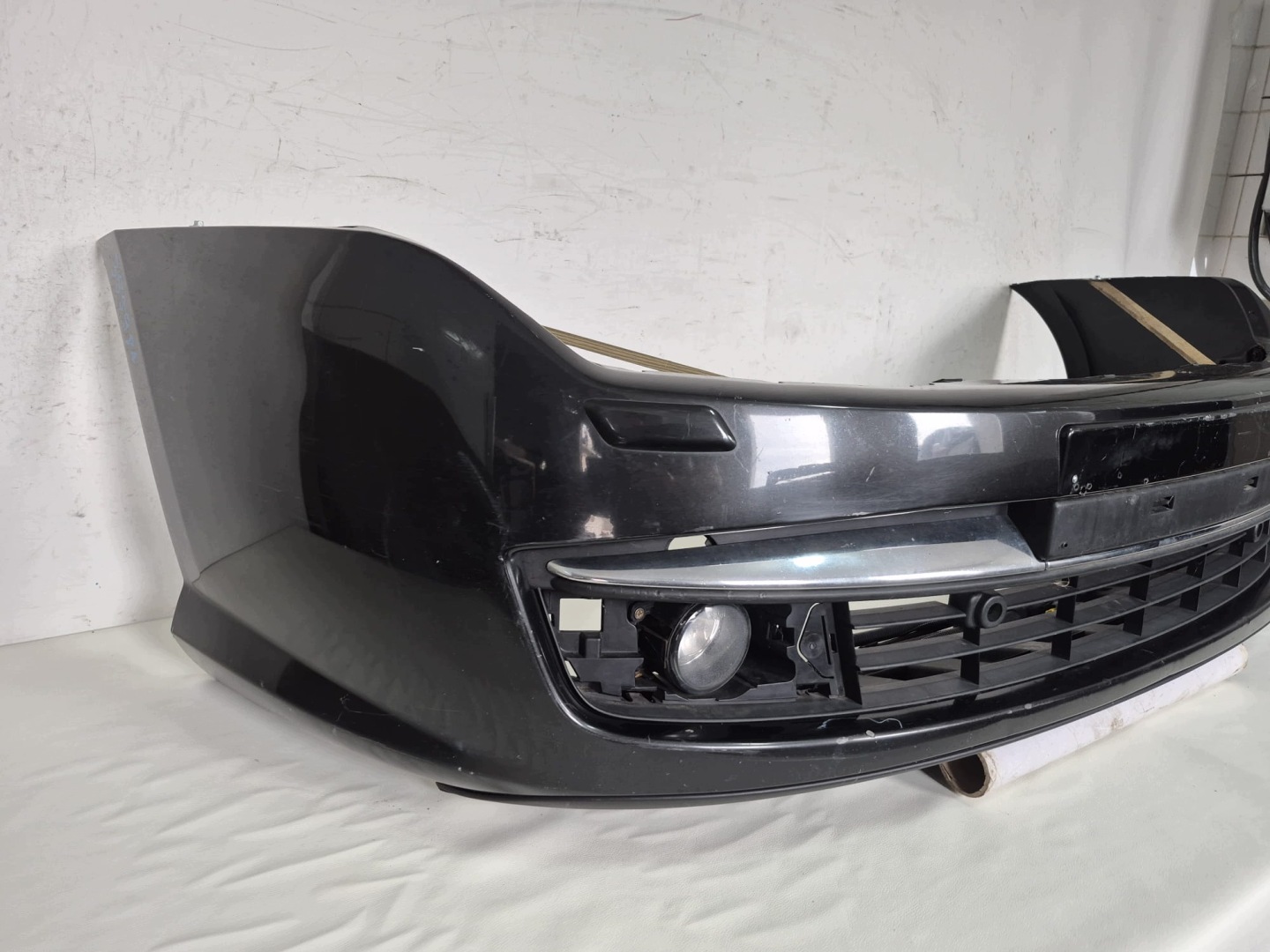RENAULT LAGUNA III 3 07-13 bumper front front SPR PDC 620220001R