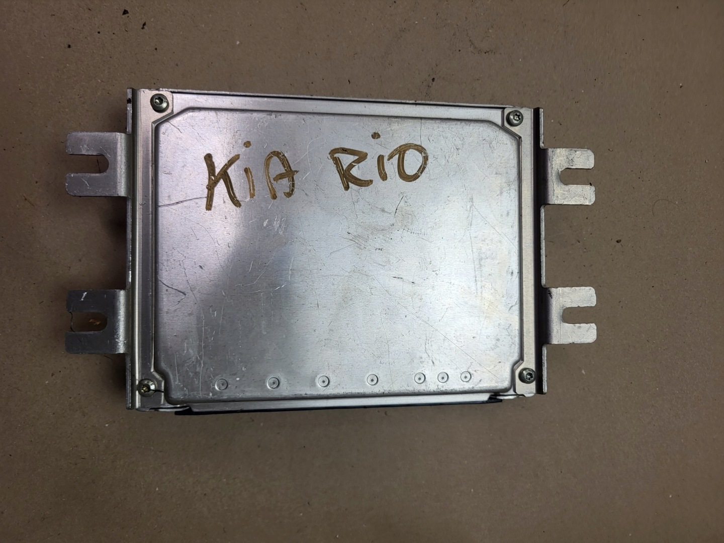 computer control unit of the engine module KIA RIO 1 5WY5713A 39110-2X547 OE EU