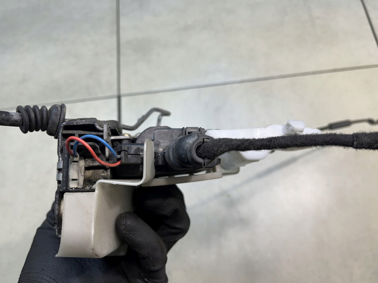 lock door left front 8PIN VW POLO IV 1.2 12V