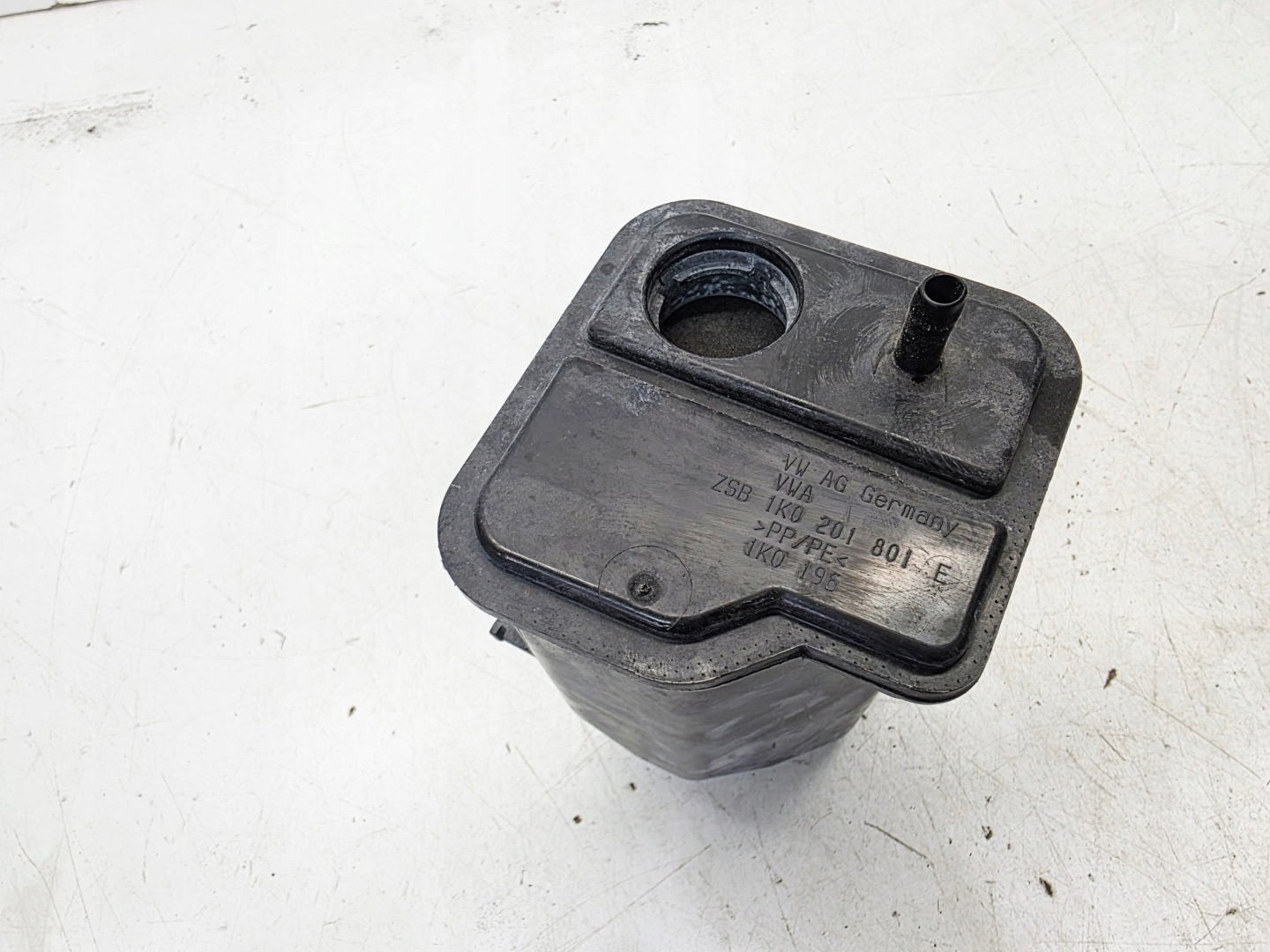 carbon filter AUDI A3 8P VOLKSWAGEN SEAT SKODA 1K0201801E