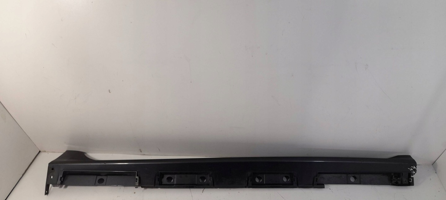 Toyota Yaris IV XP21 cap threshold right 75850K0080 (LS65)