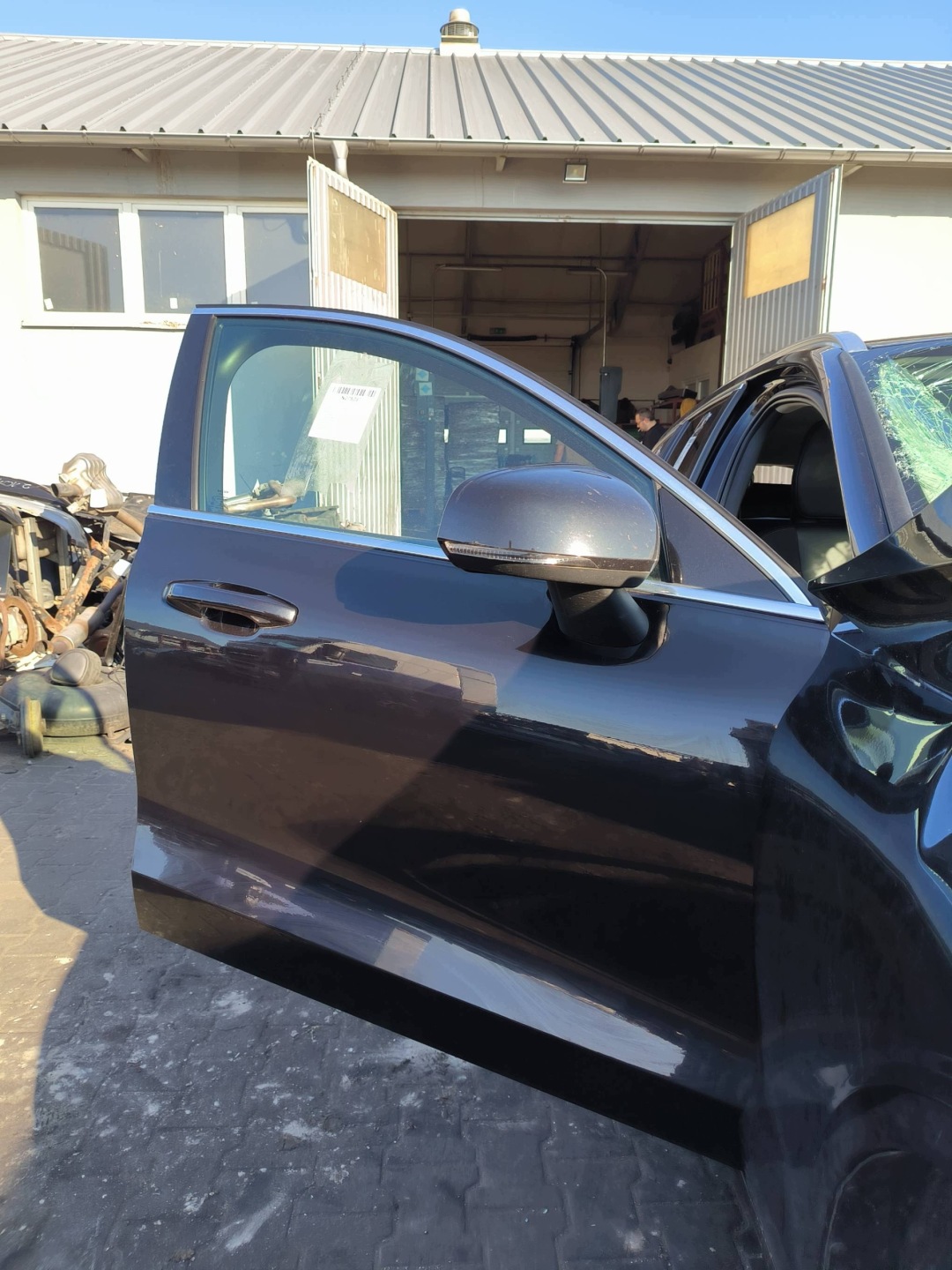 door right front 717 ONYX BLACK METALLIC VOLVO V60 II