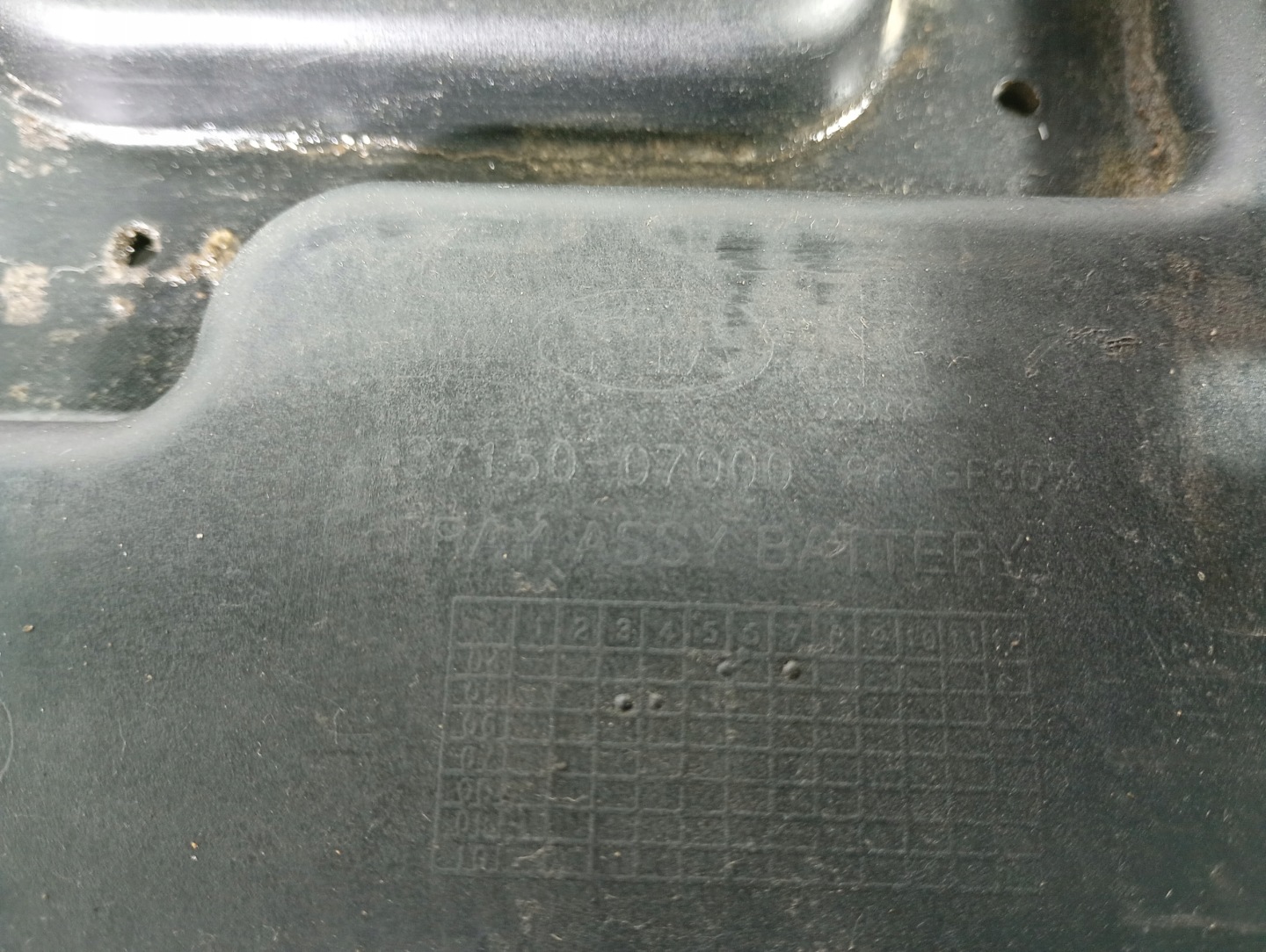 Kia Picanto 1 e 04-11 Porta per batteria OE 37150-07000