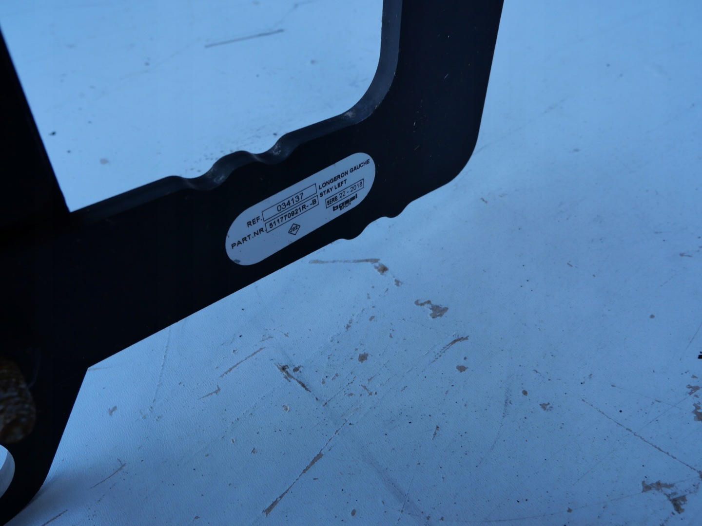 tow RENAULT MASTER III 511601643R