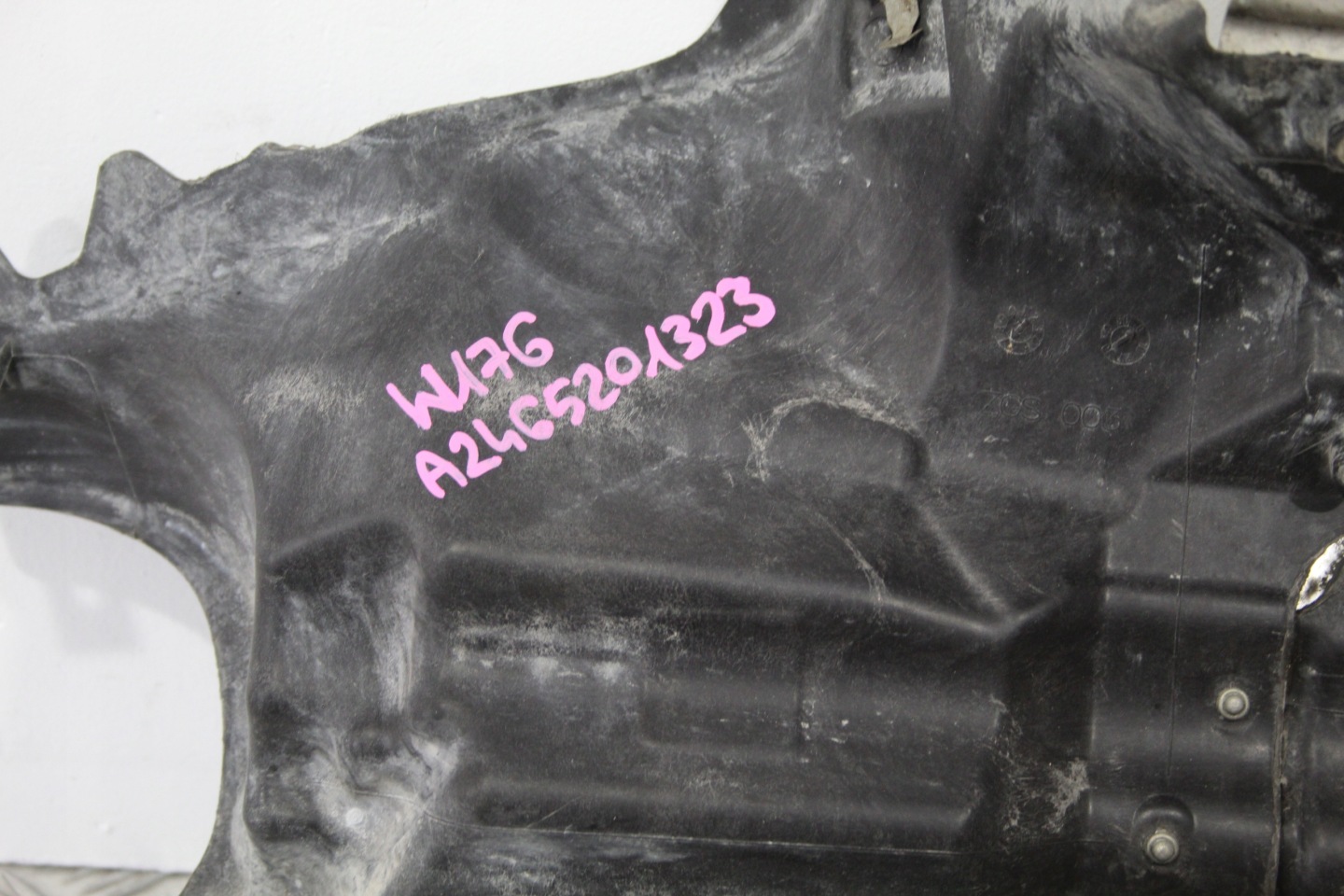 abdeckung Blende Abdeckung Lenkgetriebe Lenkung A-KLASA W176 A2465201323