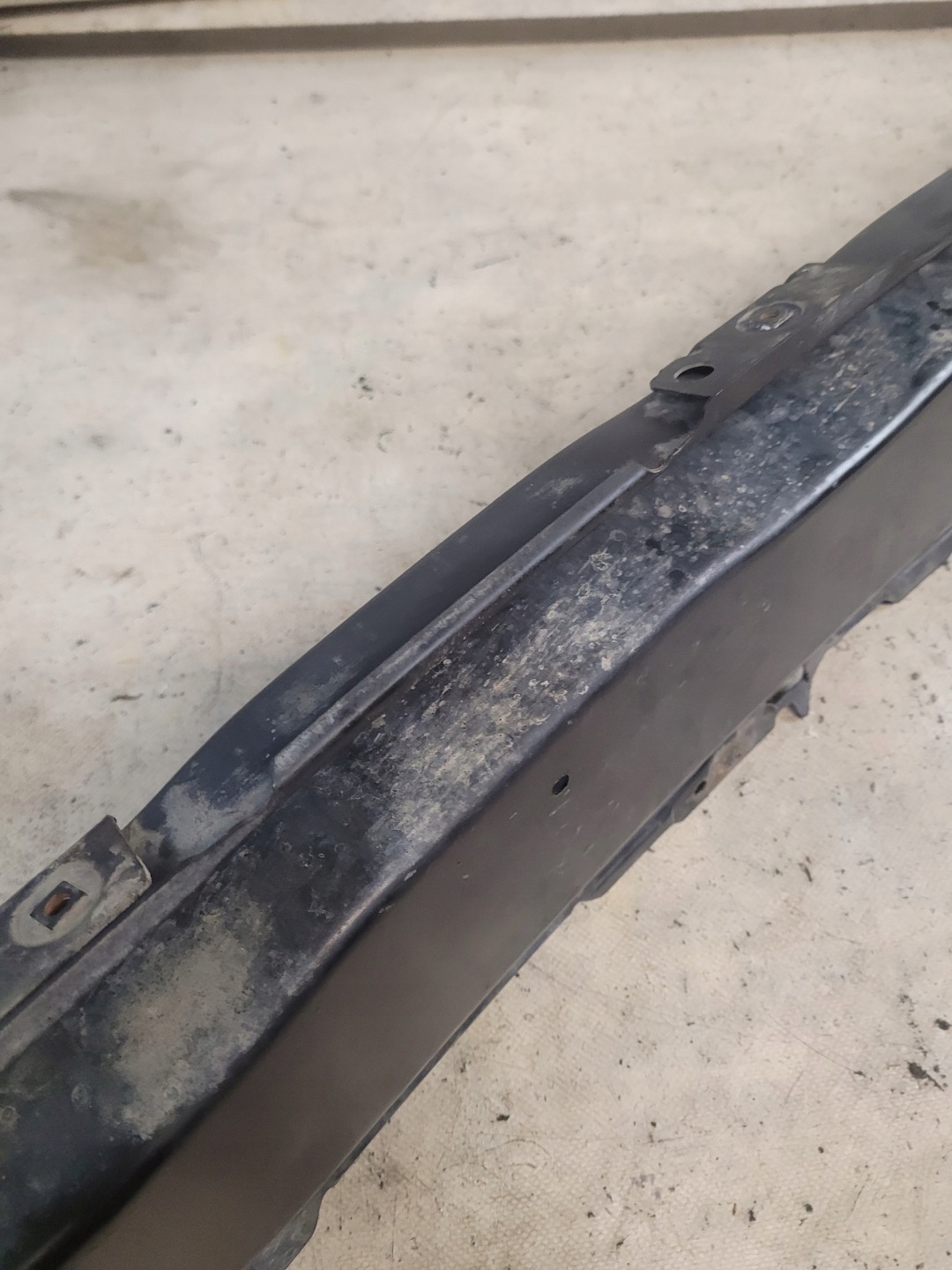 bumper support front OE 1H0805519 VOLKSWAGEN VENTO 93r.