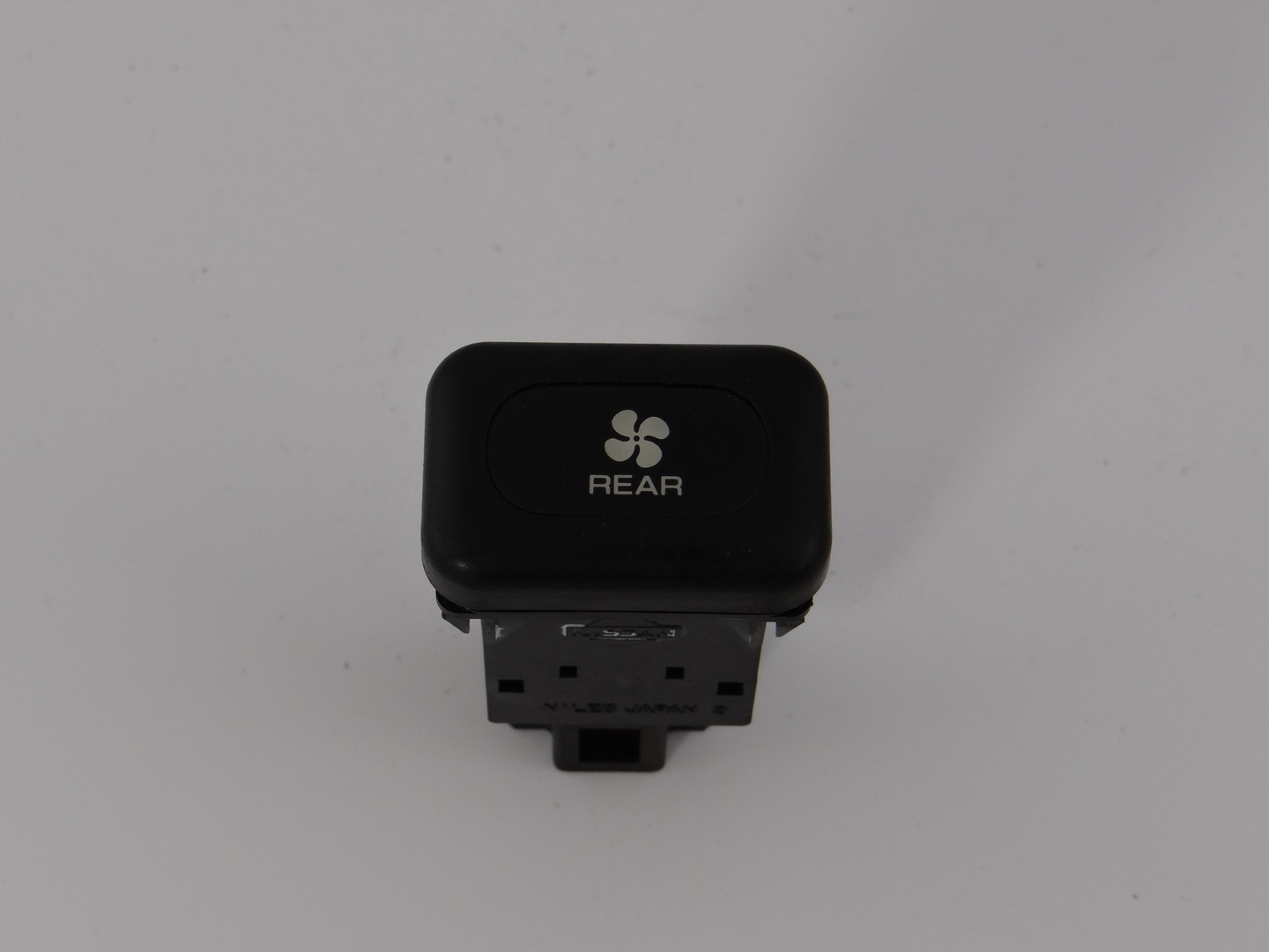 switch air conditioning devices NISSAN NISSAN