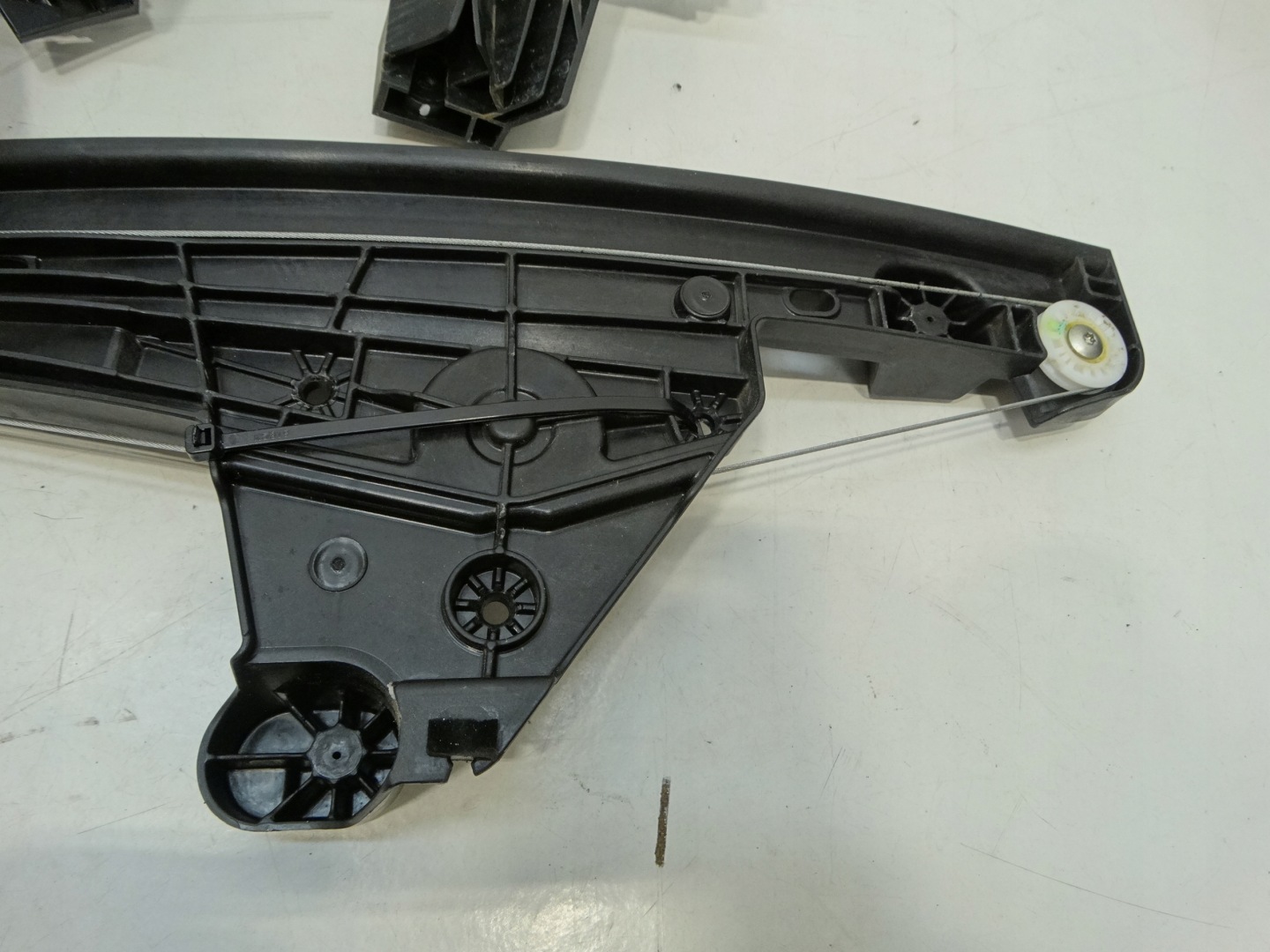 window regulator left rear part CITROEN C4 III 2020R.- 9832713980