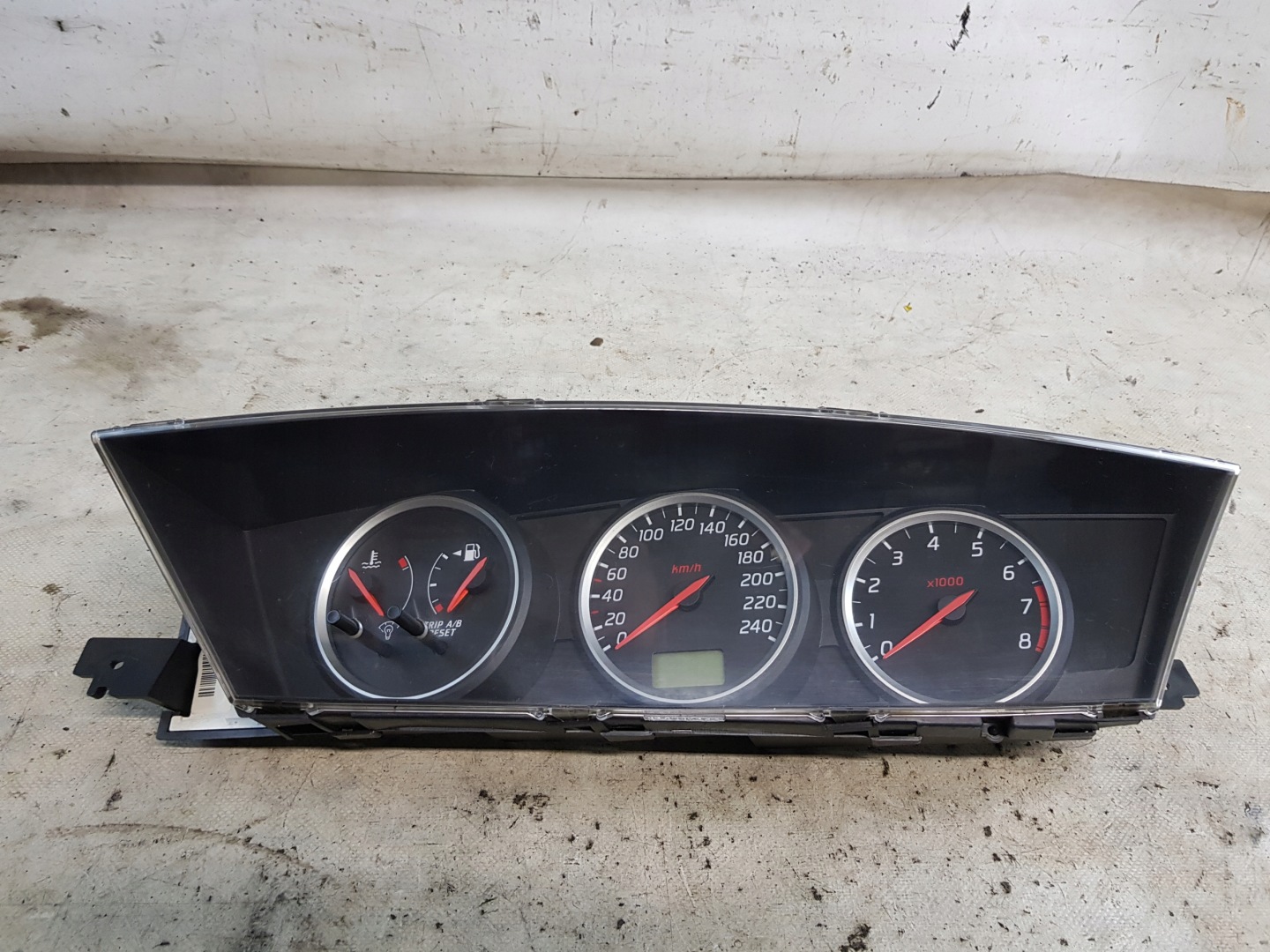 dials dials NISSAN PRIMERA P12 1.8B