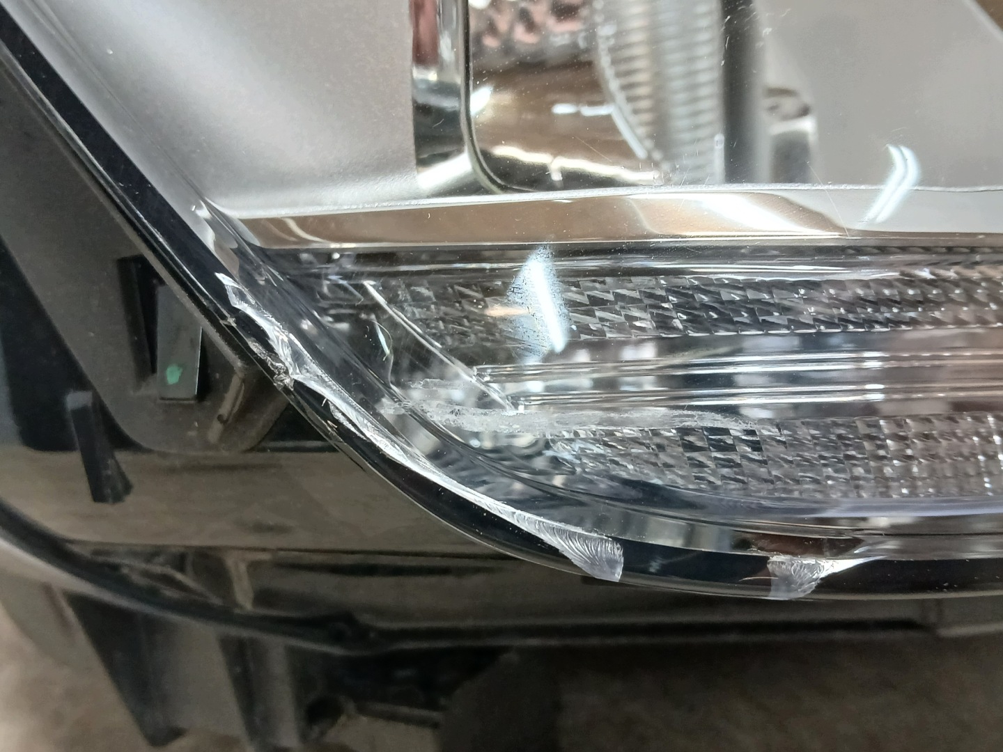 light front right AUDI Q2 81A 81A945004