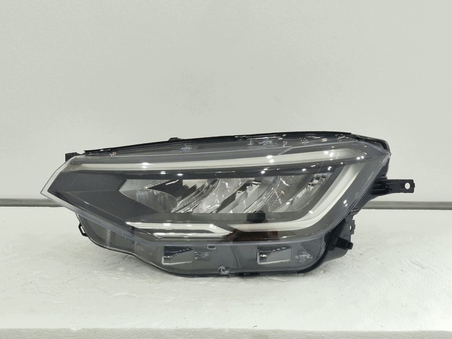 light left VW Taigo FULL LED