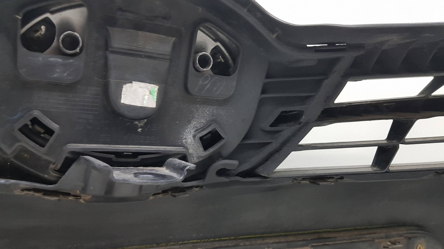 TOYOTA AURIS 2012 - nárazník předek 5311202390