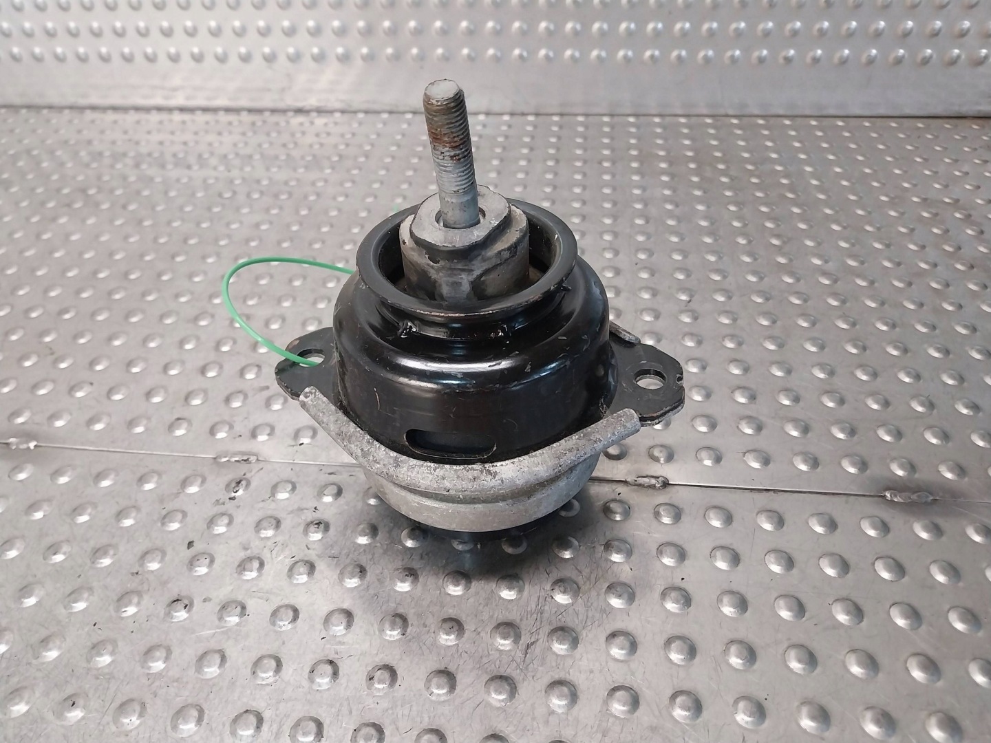 engine mount right 7L6199131 VW TOUAREG and 7L6