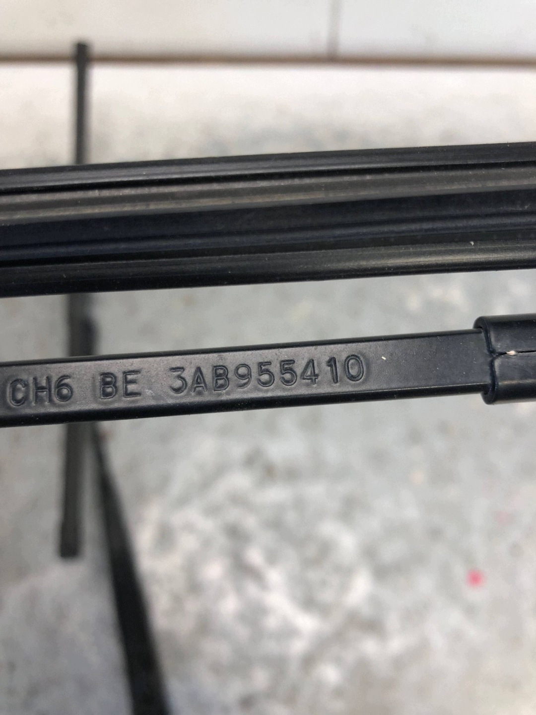 Bracci tergicristallo KOMPLET VW PASSAT B7 3AB955410 3AB955409