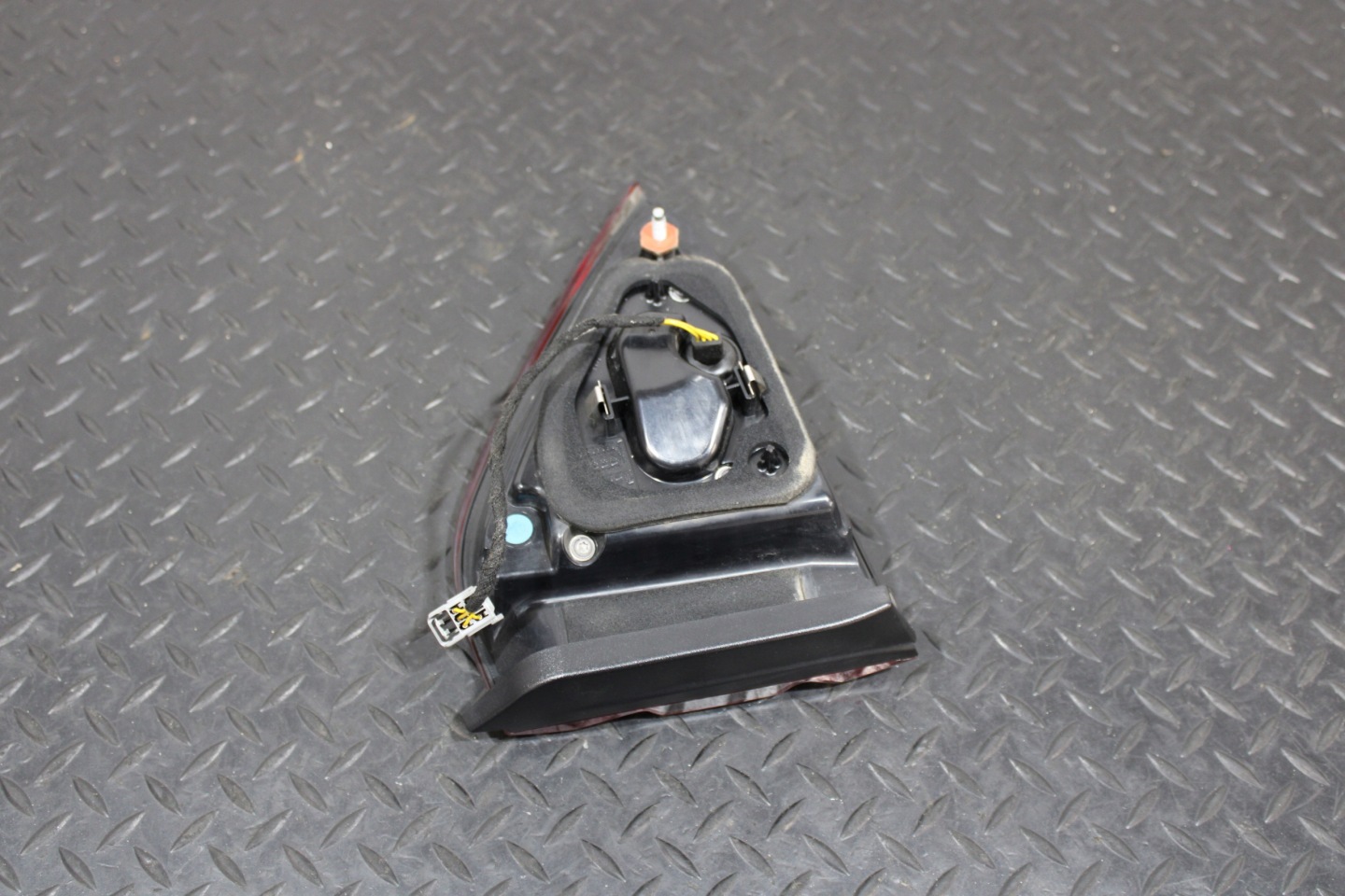 light bonnet left rear part MASERATI LEVANTE M161