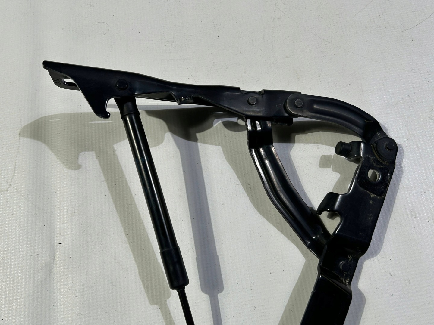 hinge damper bonnet boot right Chevrolet Corvette cabrio C7 2014r