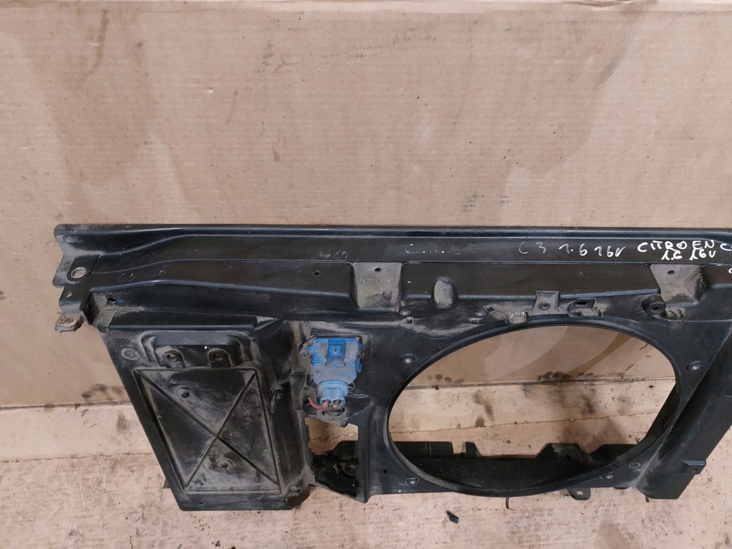 Gehäuse der Kühler Gurten CITROEN C3 1.6 16V