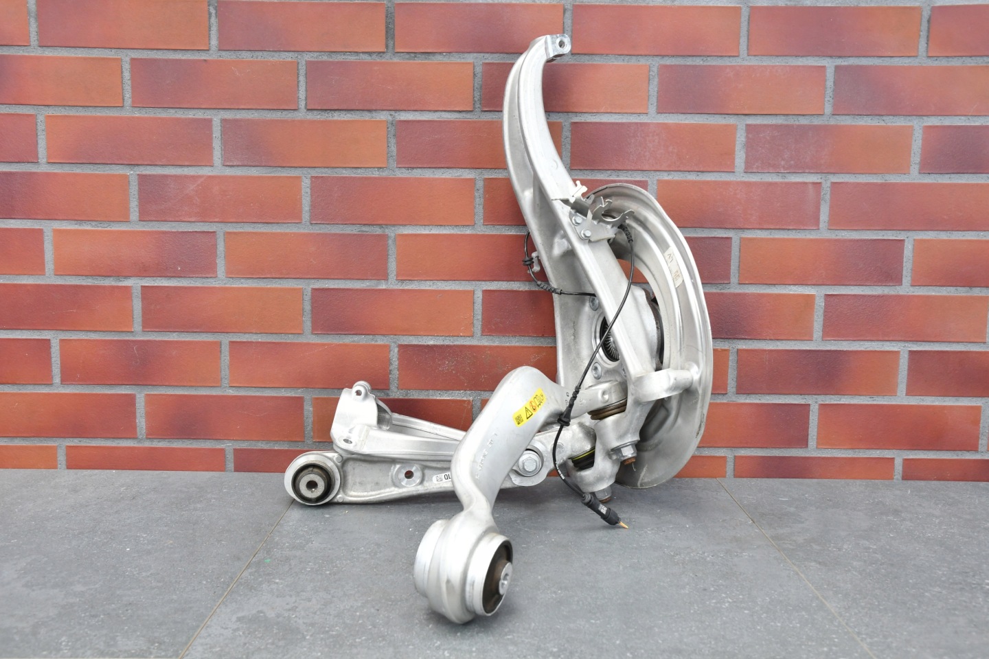 swing left front front arm BMW 7 G70 4x4 i7 G70 3214km