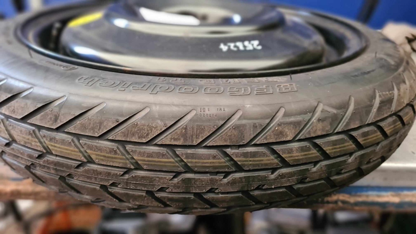 TOYOTA COROLLA E15 LIFT 2012r wheel spare 125/70D17