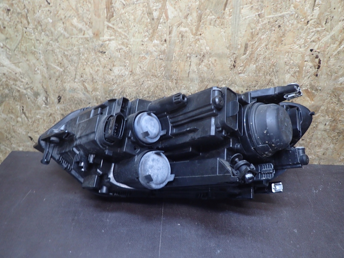 LIGHT FRONT RIGHT VW TOURAN 15- 5TB941006A