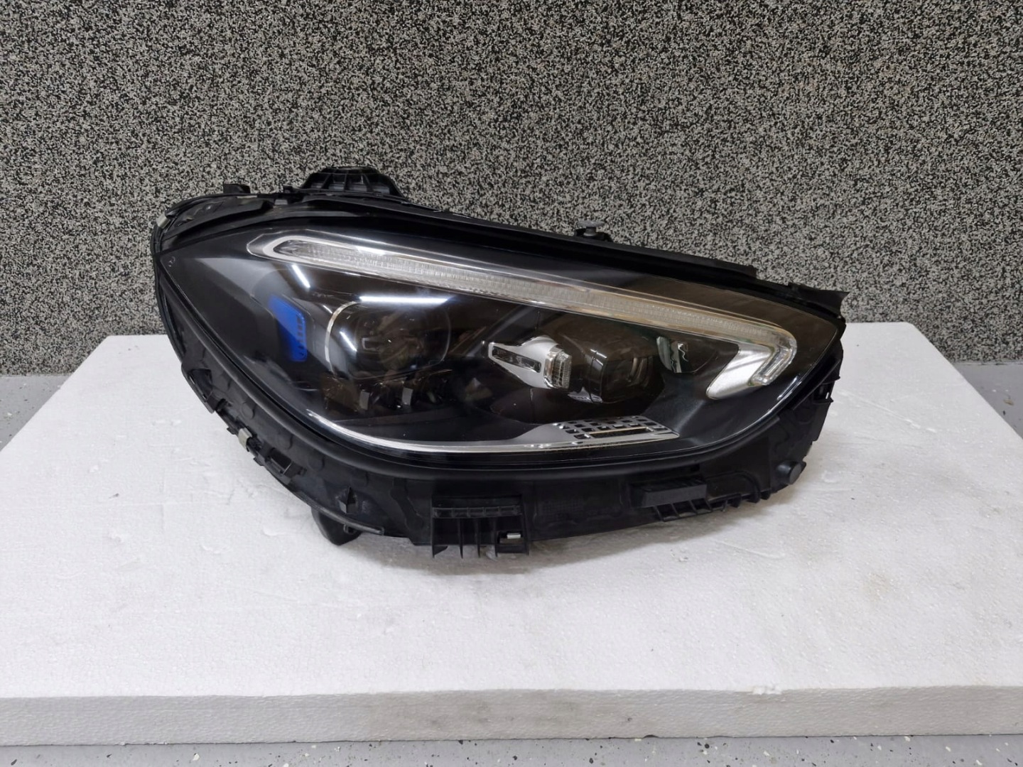 light right Mercedes C Klasa W206 Digital Light