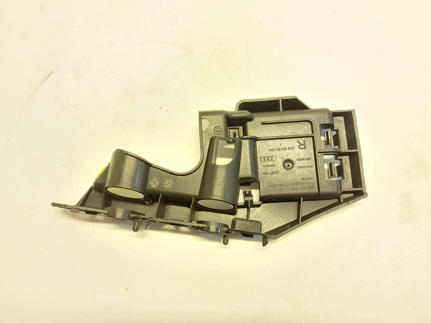 AUDI A5 8B3 AVANT support holder of a bumper front right 8B3807284
