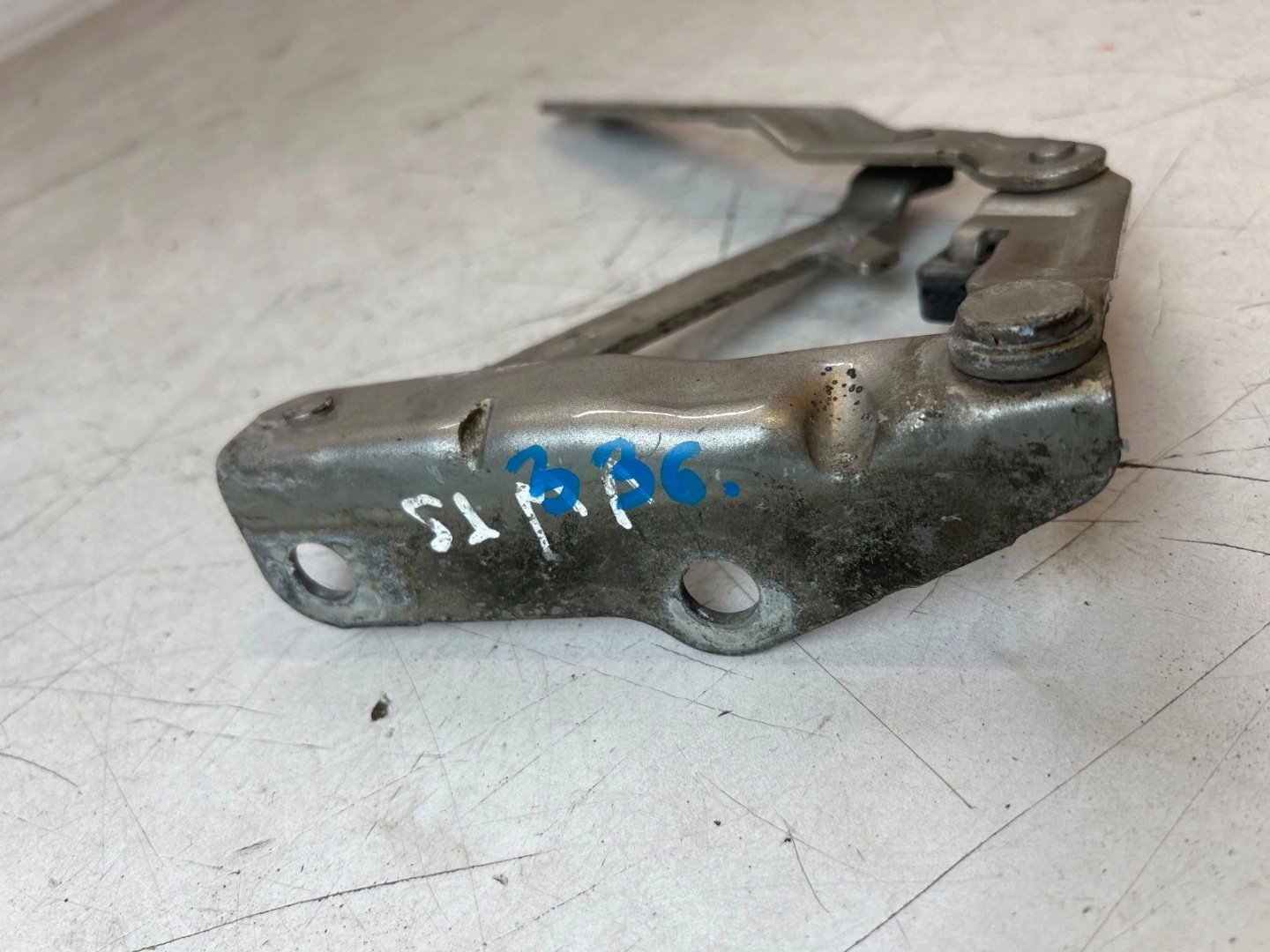 hinge bonnets front front left Volkswagen T5