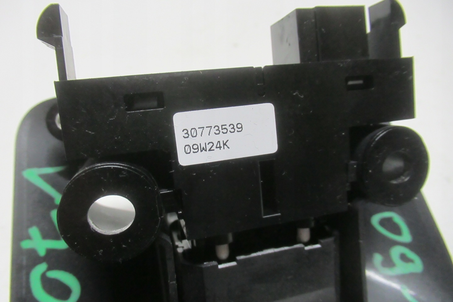 VOLVO V70 09R switch electric brake 30773539