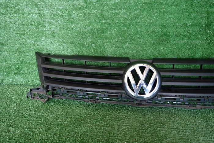 VW CADDY LIFT 10-15 Grille
