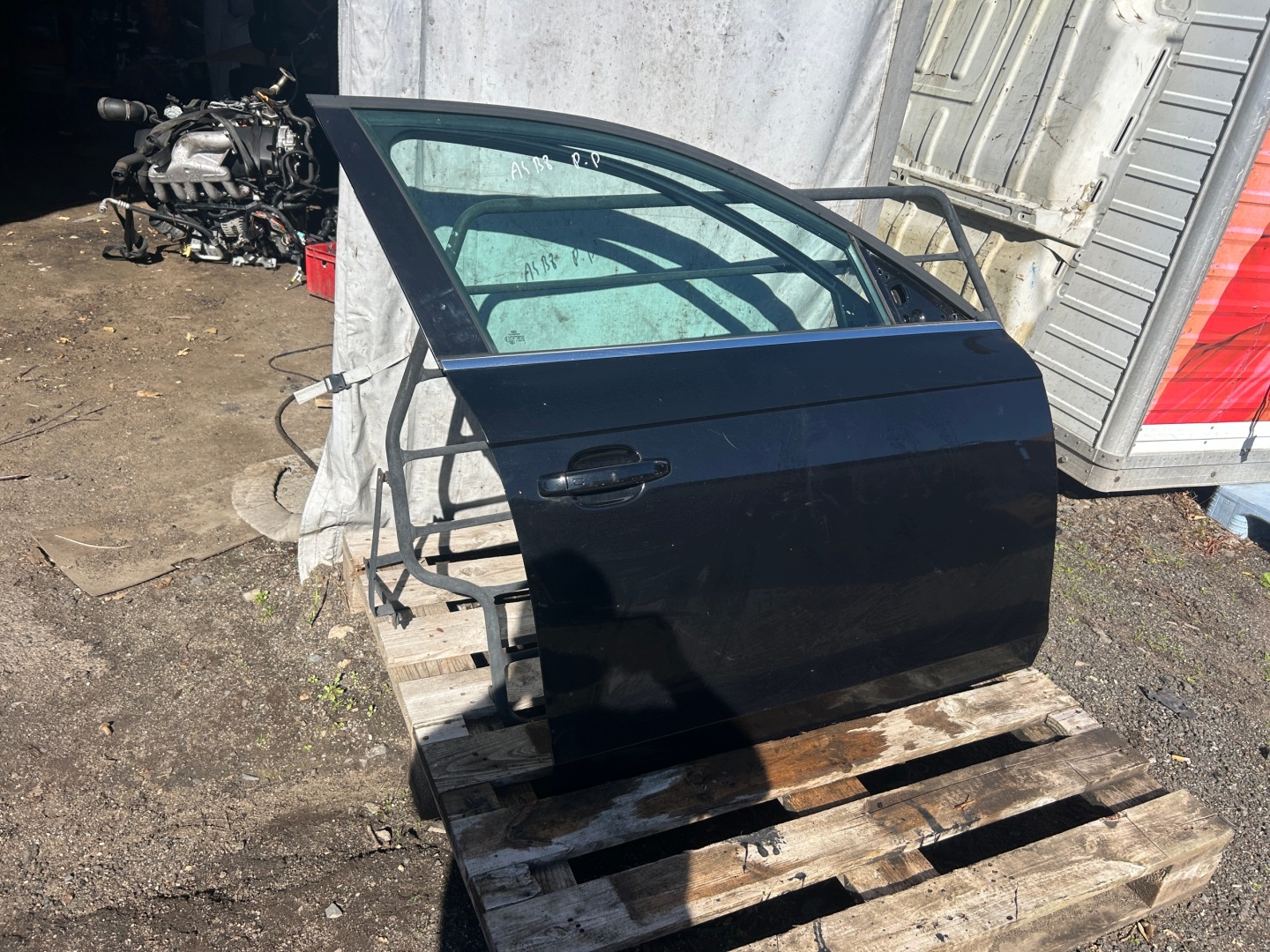 AUDI A4 B8 door right front LZ9Y