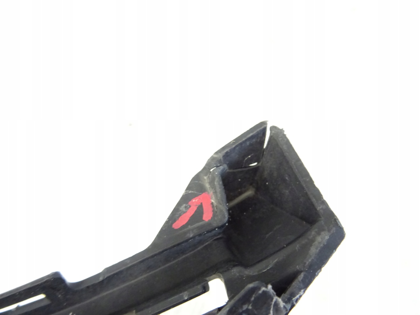 grid of a bumper front front central VW GOLF VIII 8 5H0853677C