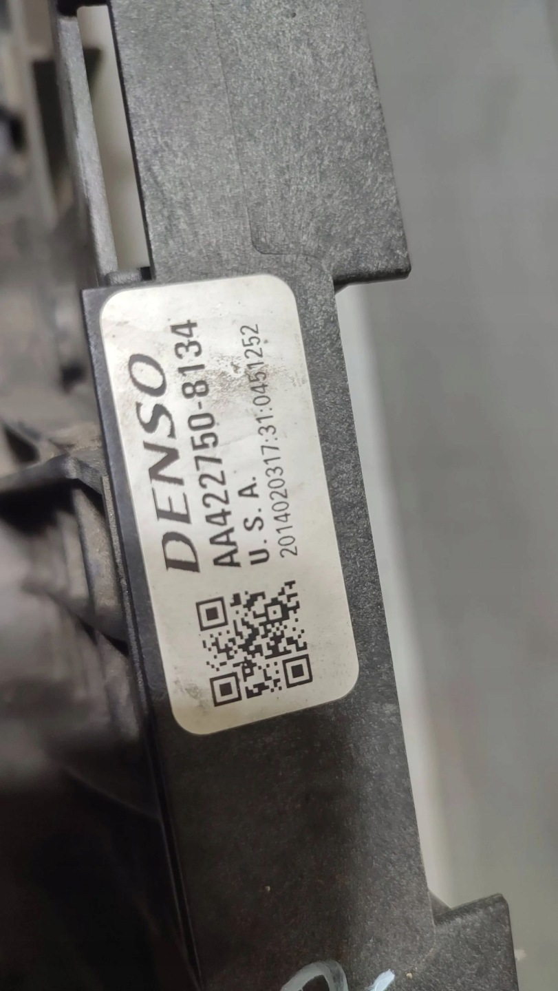 Jeep Cherokee 2015 elektrický ventilátor chladiče