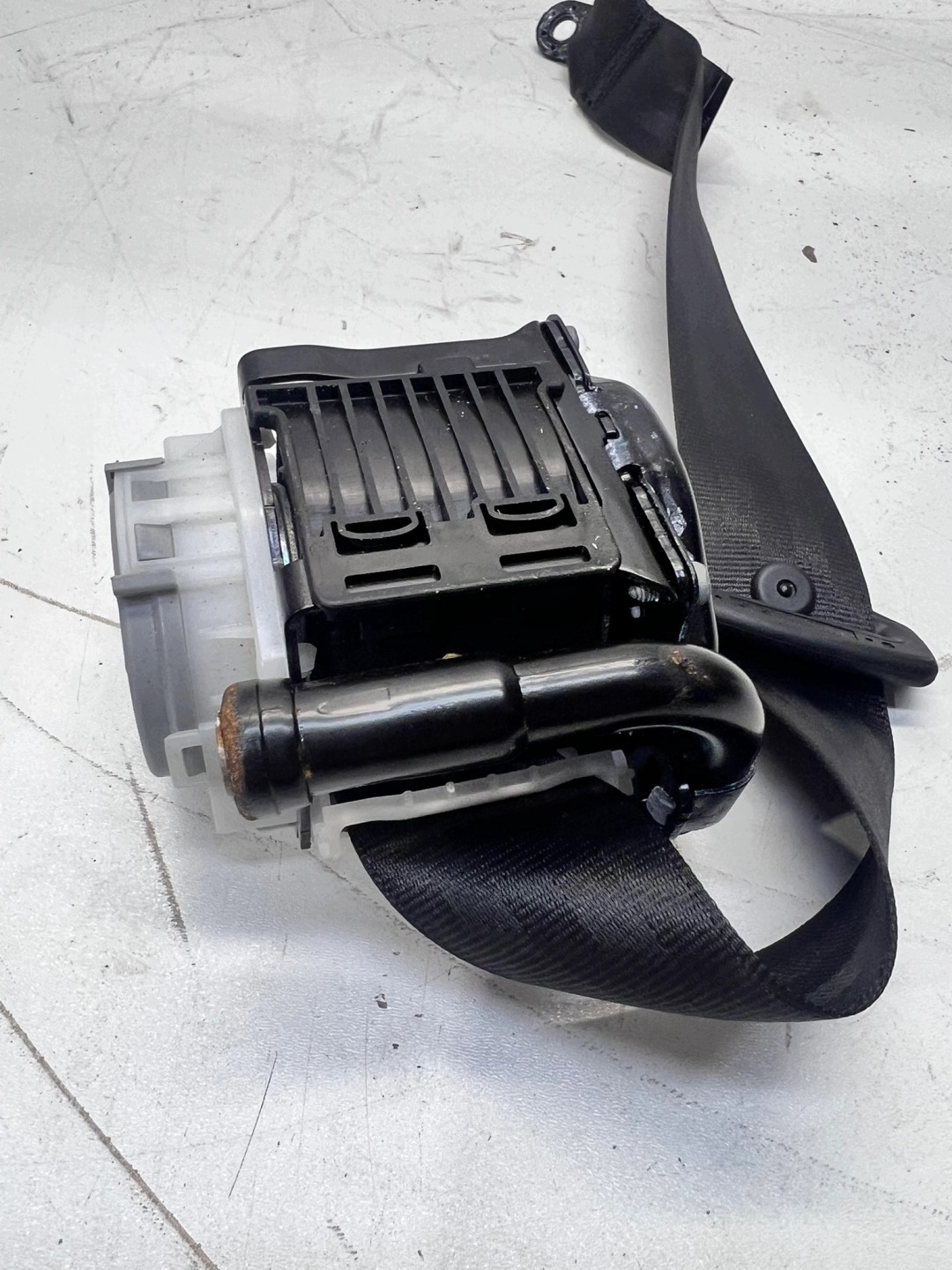 Gurten Sicherheits mitte AUDI A6 C7 4G0857807C