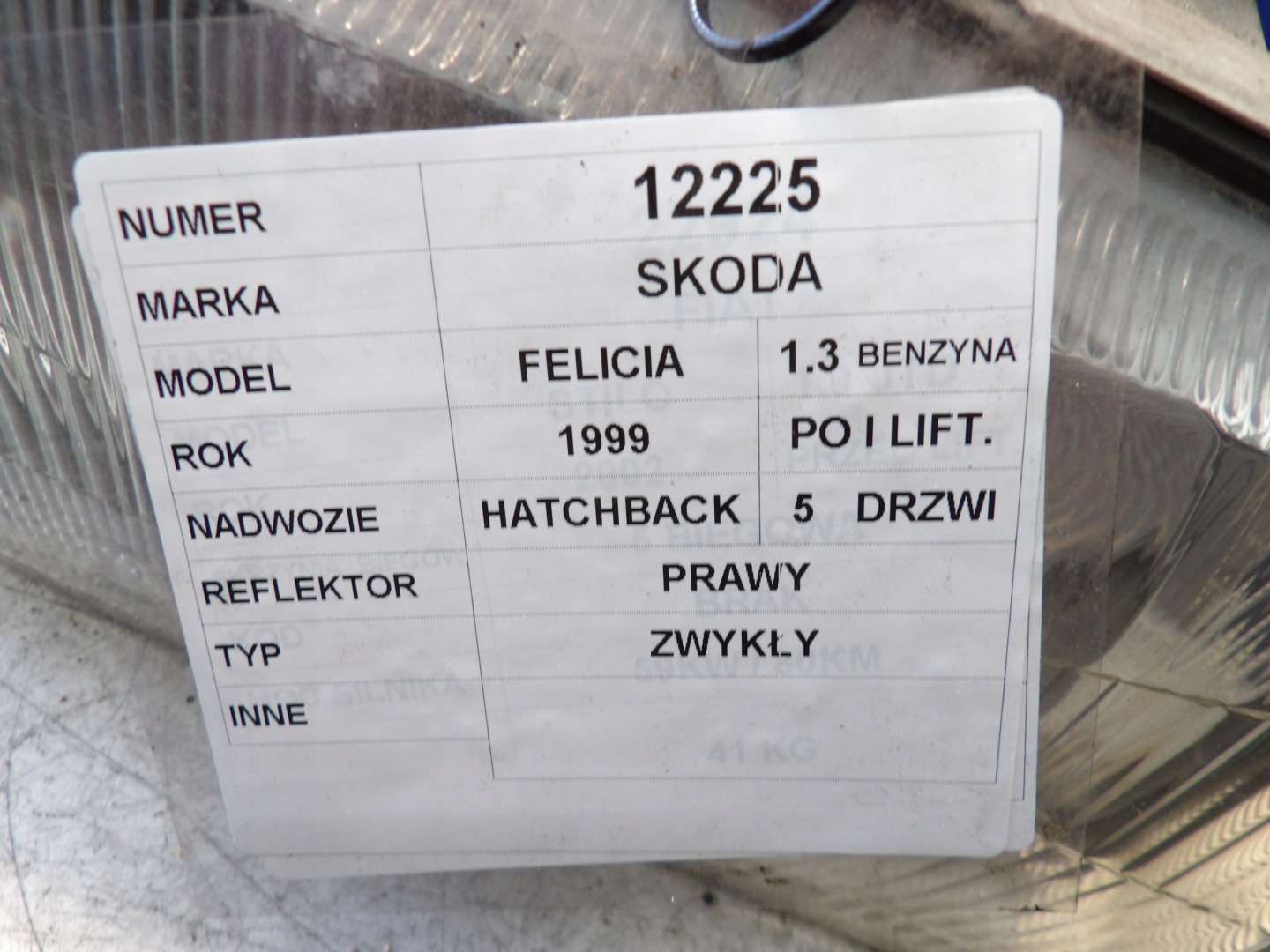 Skoda Felicja light front right 301246148