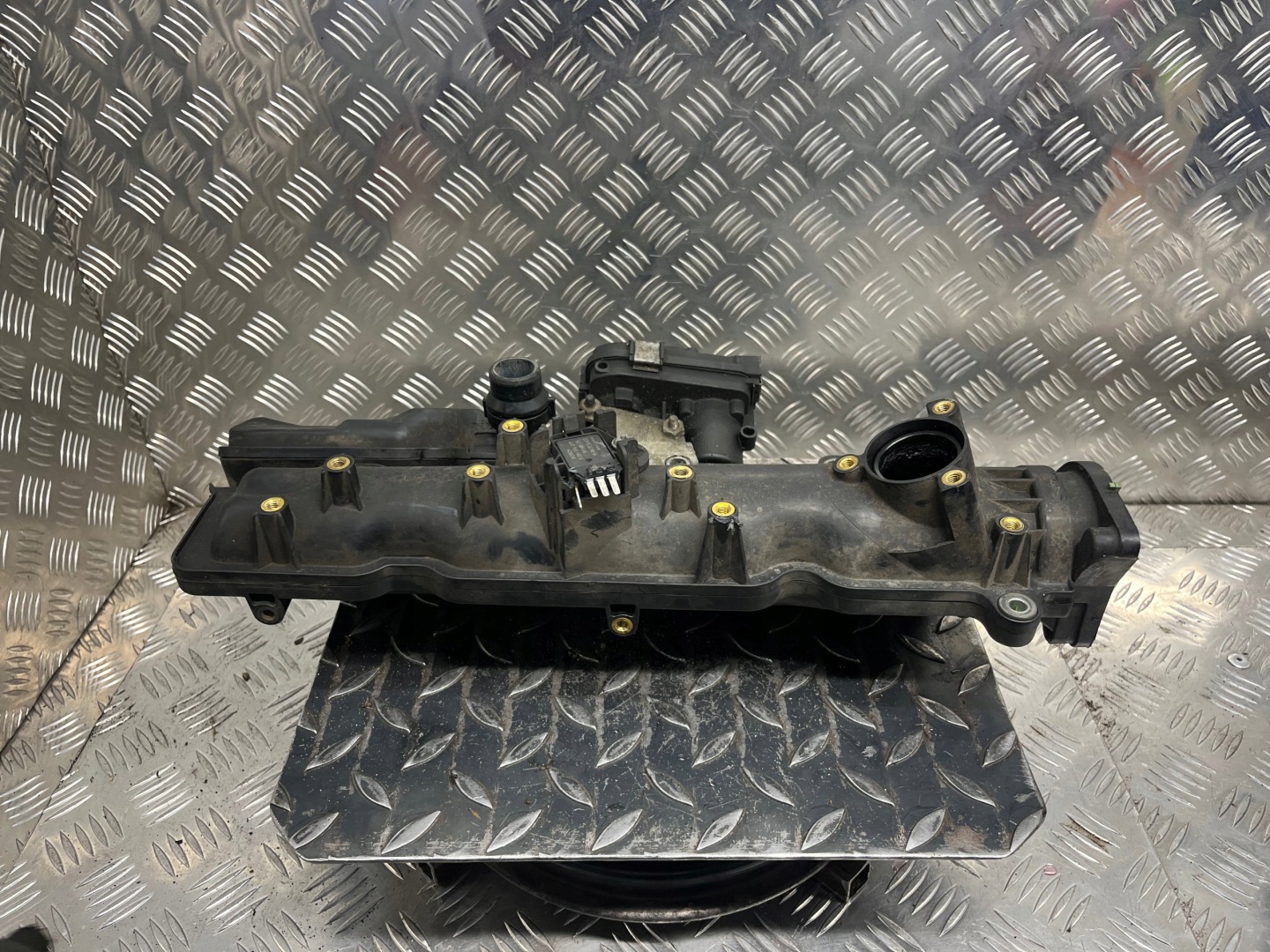 intake manifold OPEL INSIGNIA 55571993