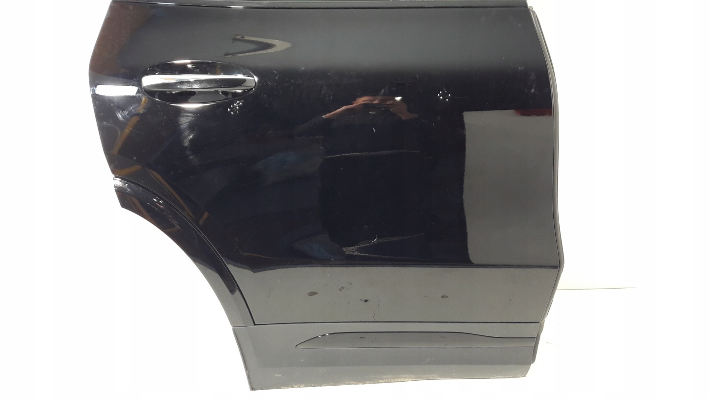 door MERCEDES GLA H247 right rear. (T295)
