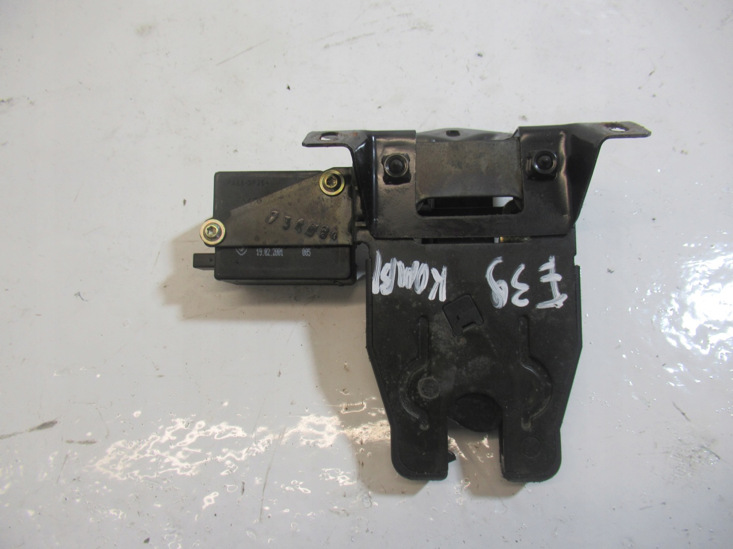 lock bonnet BAGAZNIKAW BMW E39 8168892