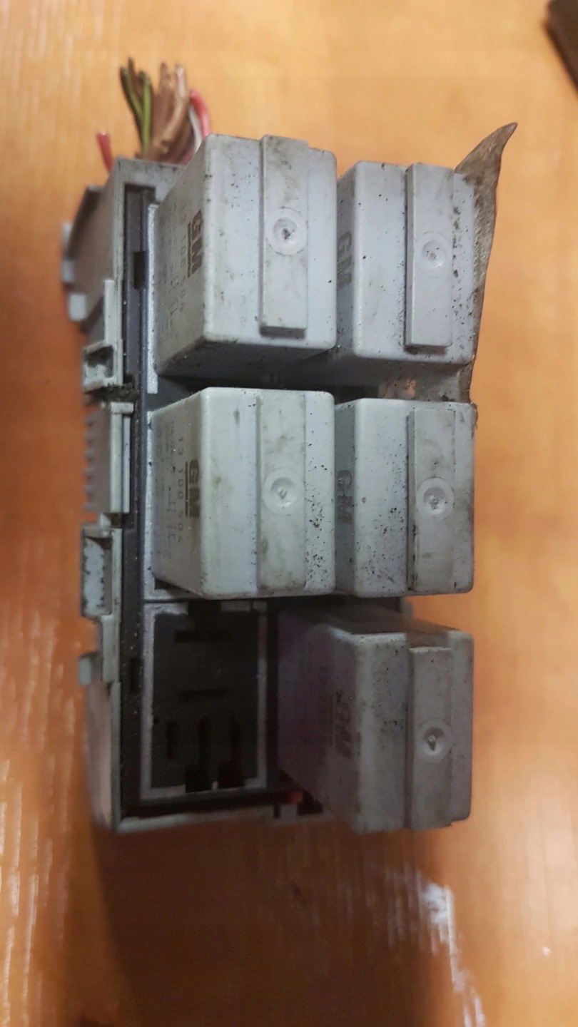 compartment PRZEKAZNIKOW OPEL MERIVA A 1.7 DTI