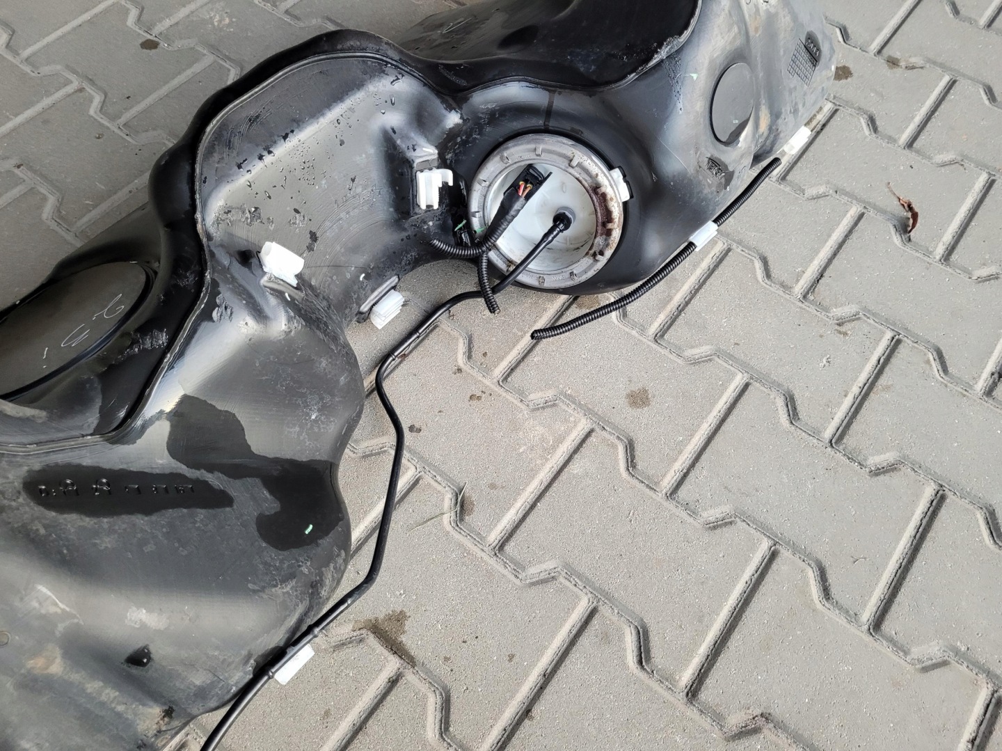 tank fuel tank feed pump BMW Z4 E89 2.3 and