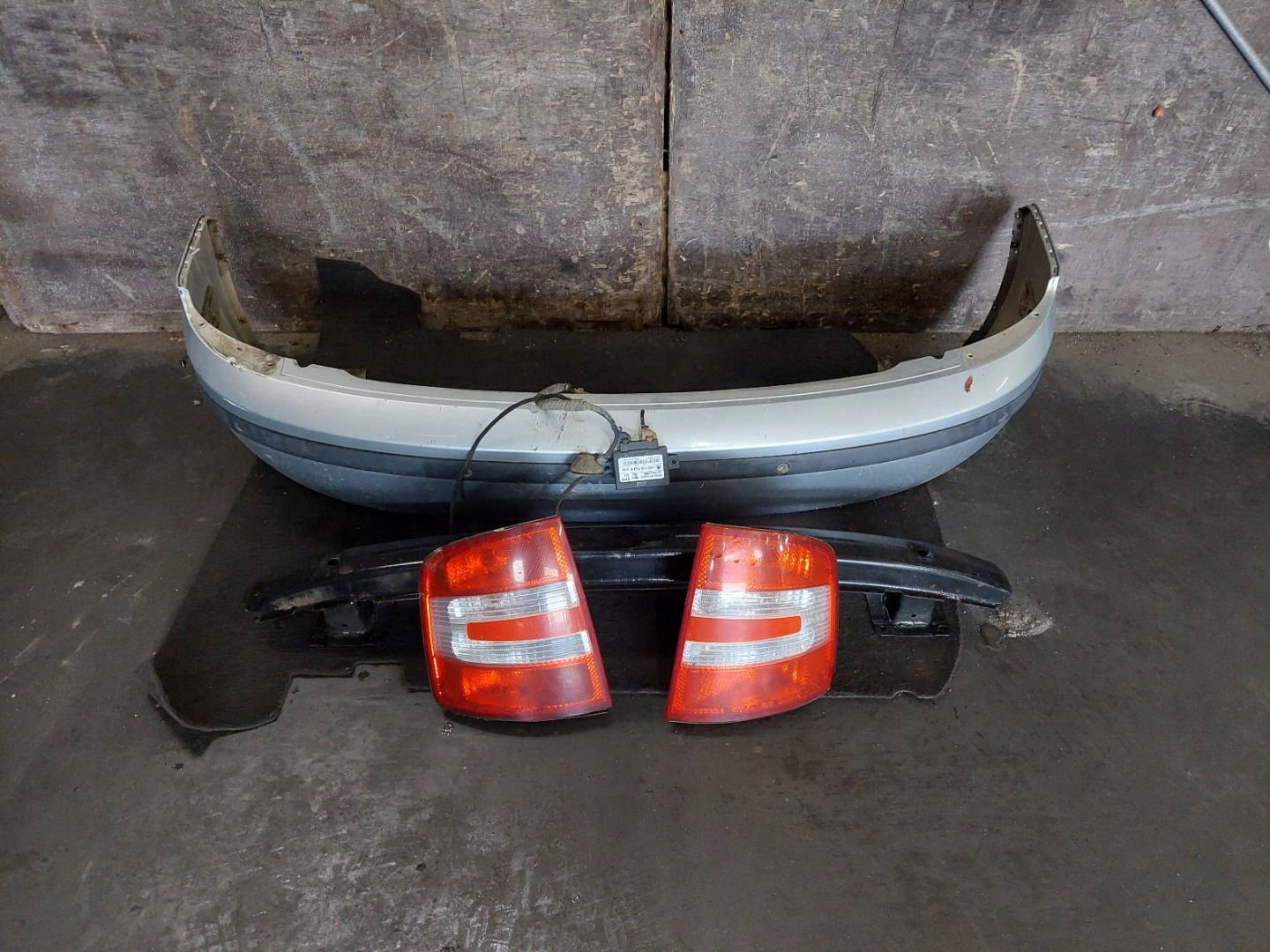 bumper rear part + lights + sider + module PDC SKODA FABIA and LIFT LA7W