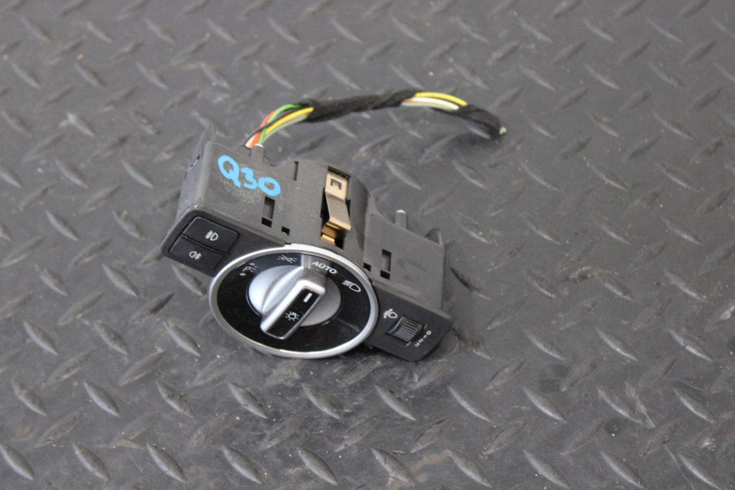 interruttore luci INFINITI Q30