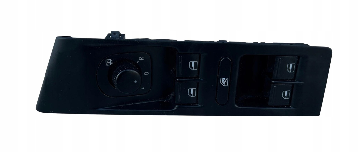 PANEL okna zrcadel levý předek VW PASSAT B7 10-14 3AB857857A