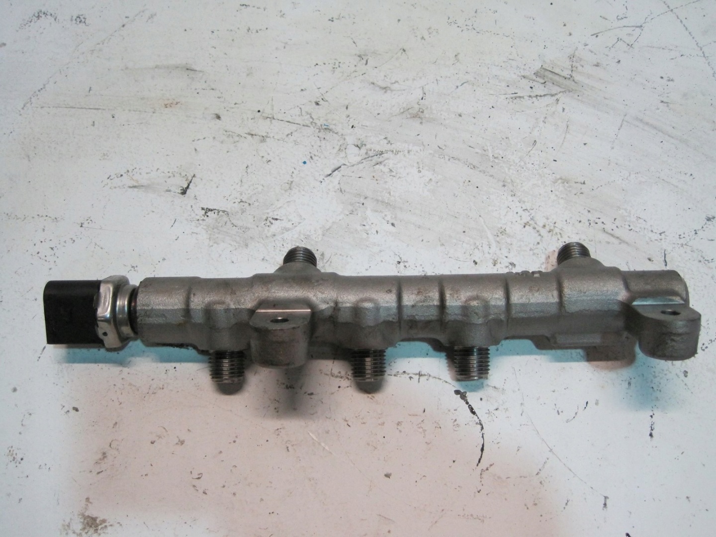 Rampe injection Gauche z Capteur Pression 059130089ED AUDI VW OE Original