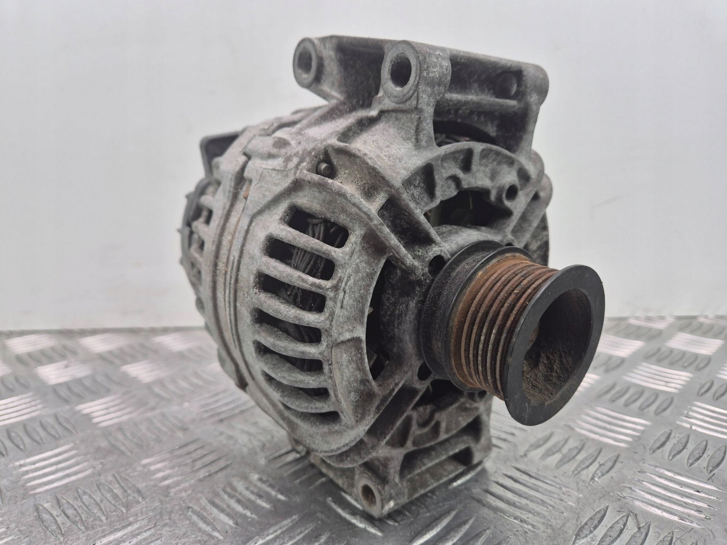 Mercedes GLK280 X204 Alternator A0131546302