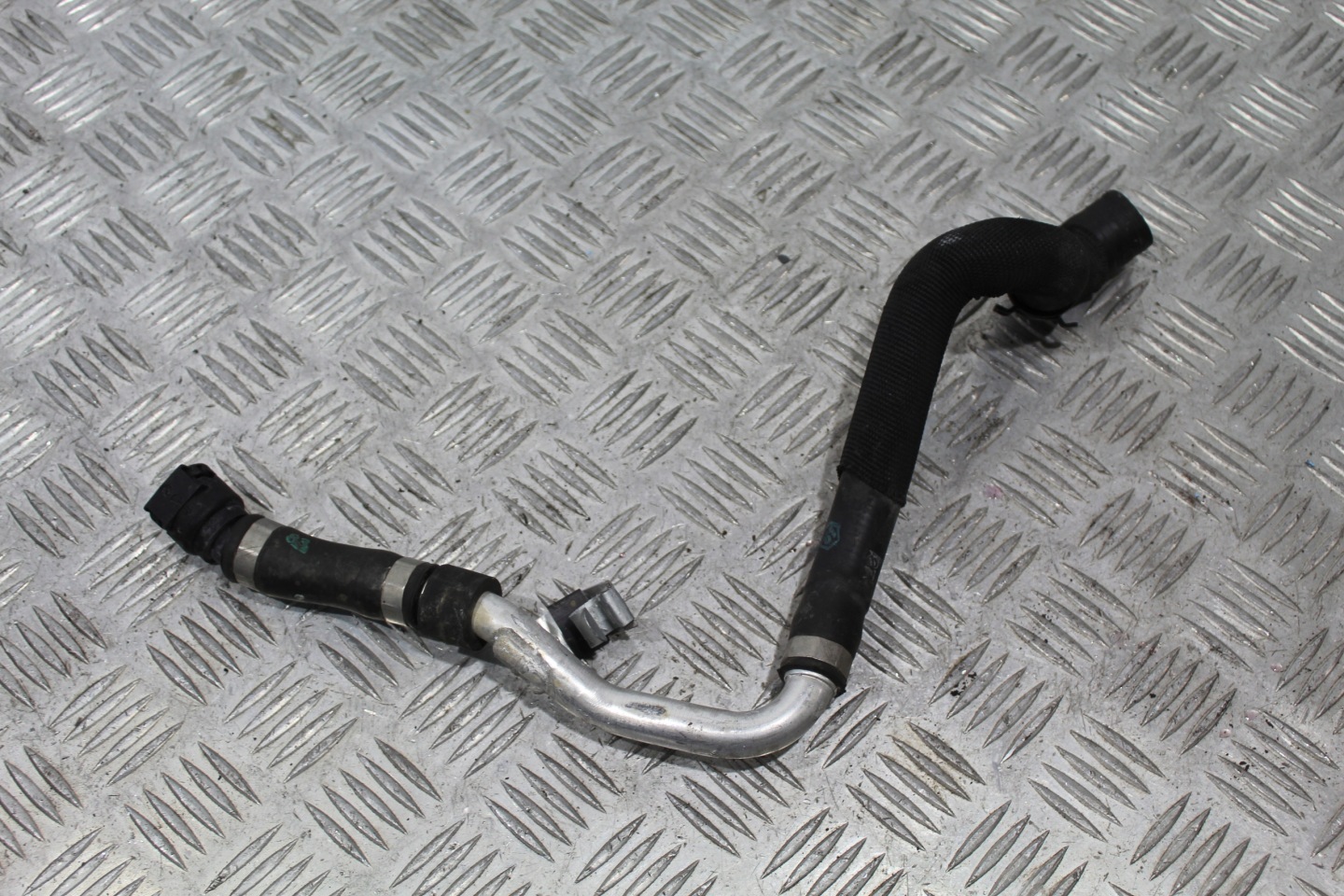 cijev prijenos vode BMW 1 M1 F40
